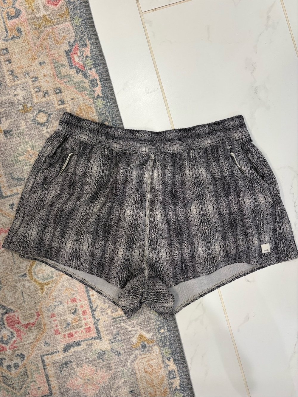 Women’s Vuori Shorts size xxl